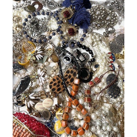 Vintage To Now Jewelry 25 Pc Lot Of Jewelry, No Junk All Wearable Or Resell - Picture 10 of 10